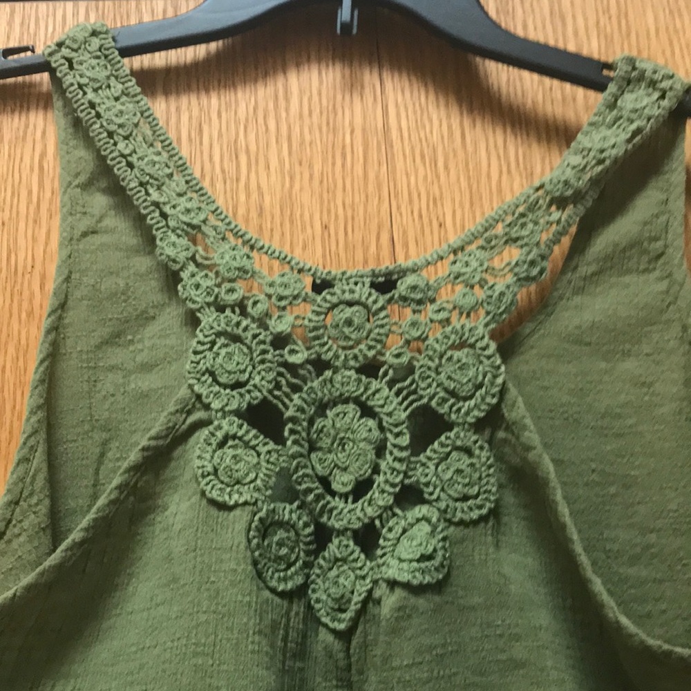 Top - Picture 2 of 2